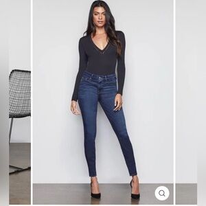 Good American “Good Legs” Jeans Size 8 in Blue 089